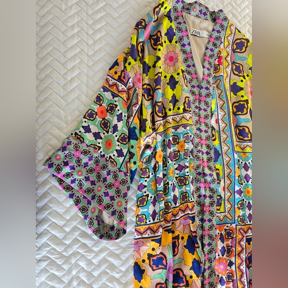 Zara Colorful Floral Kimono Robe - Picture 5 of 12